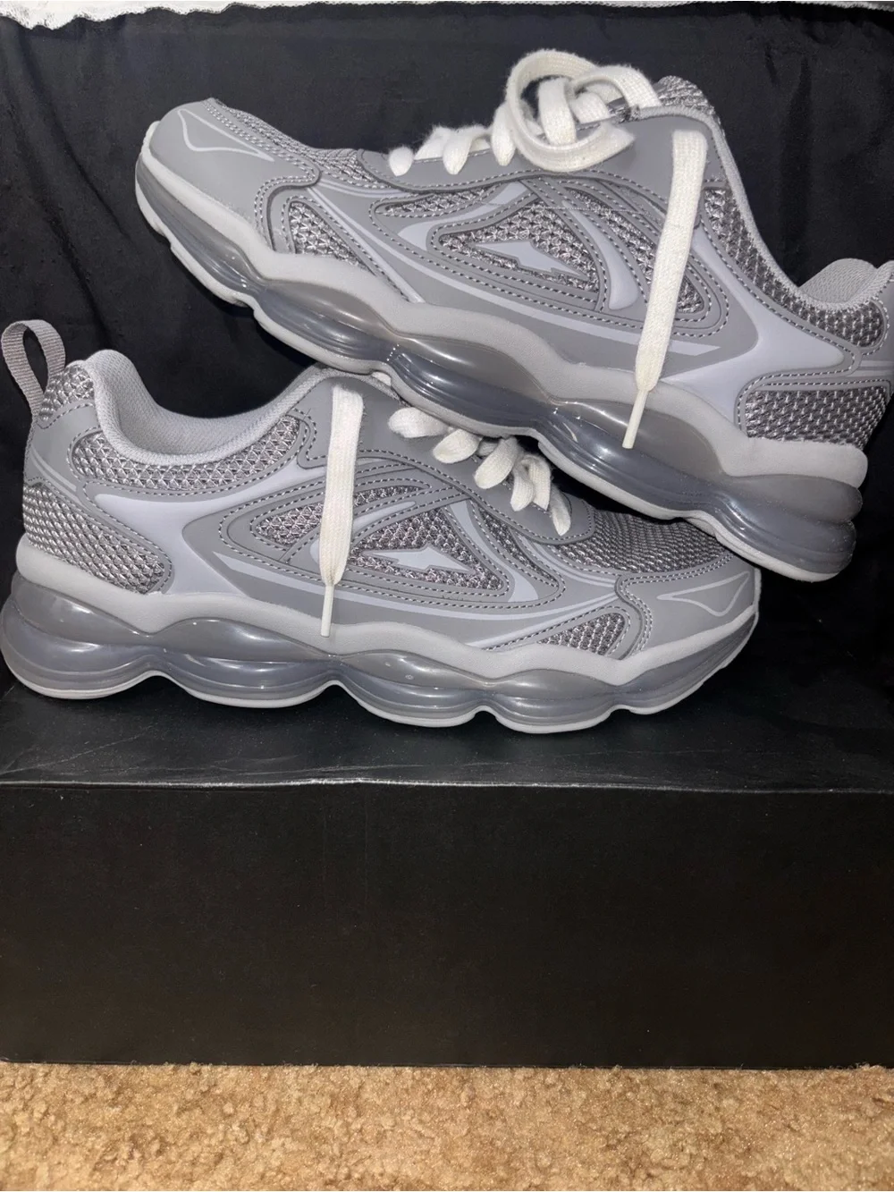 Men’s Avia bubble sneakers